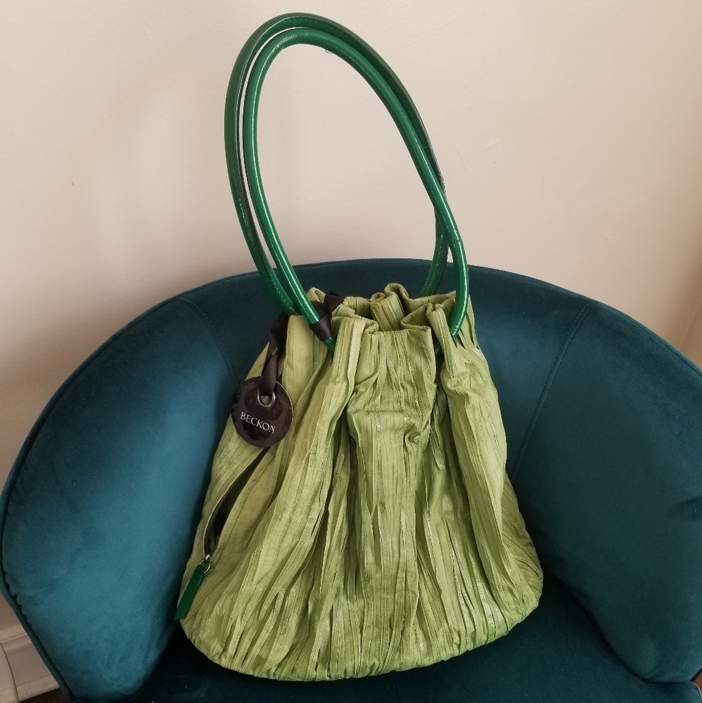 Leather pleated bag